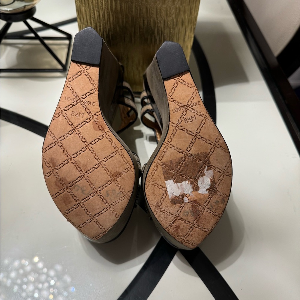L.A.M.B shoes Beige Pumps - Picture 6 of 6